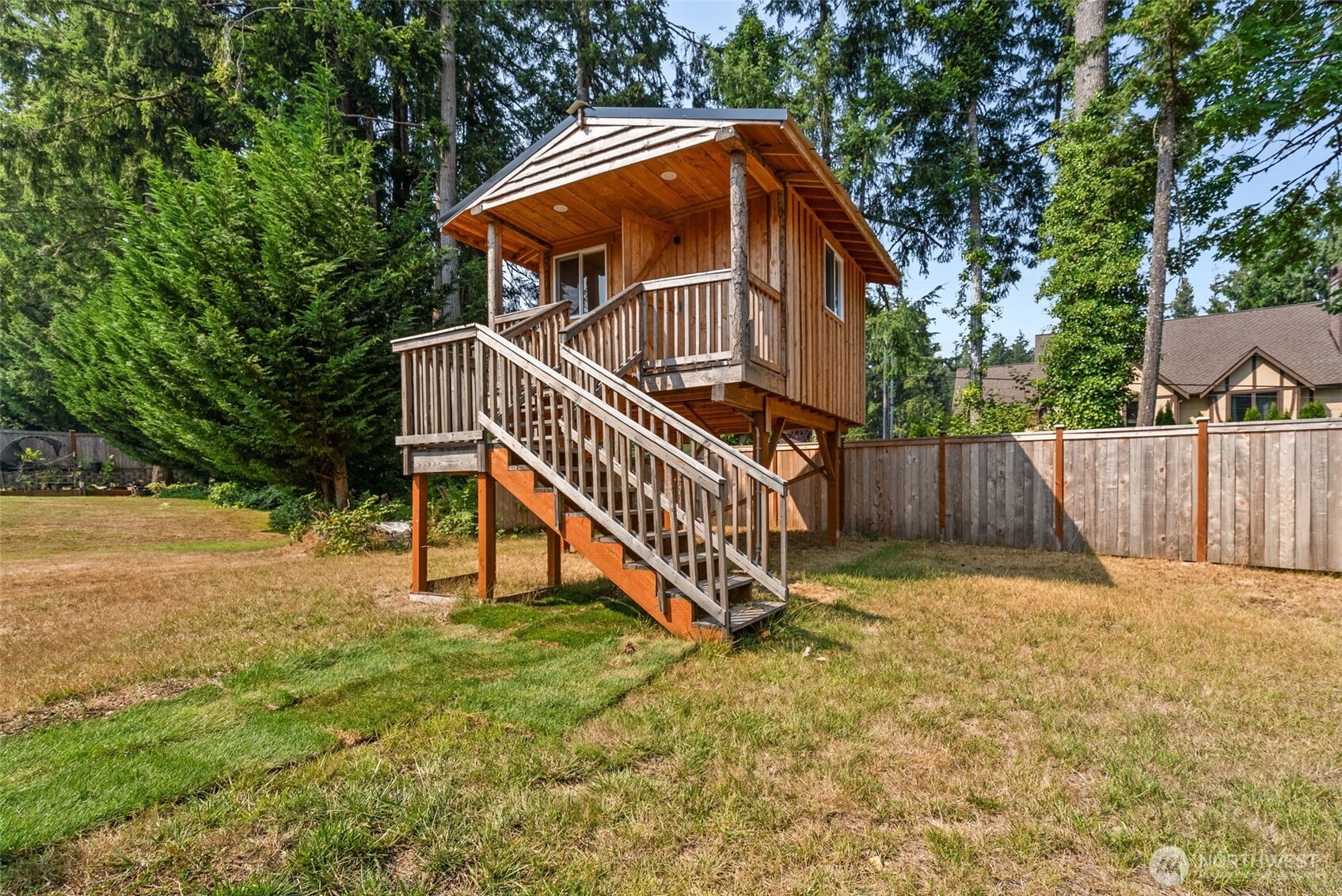 2616 Country Club Court NW