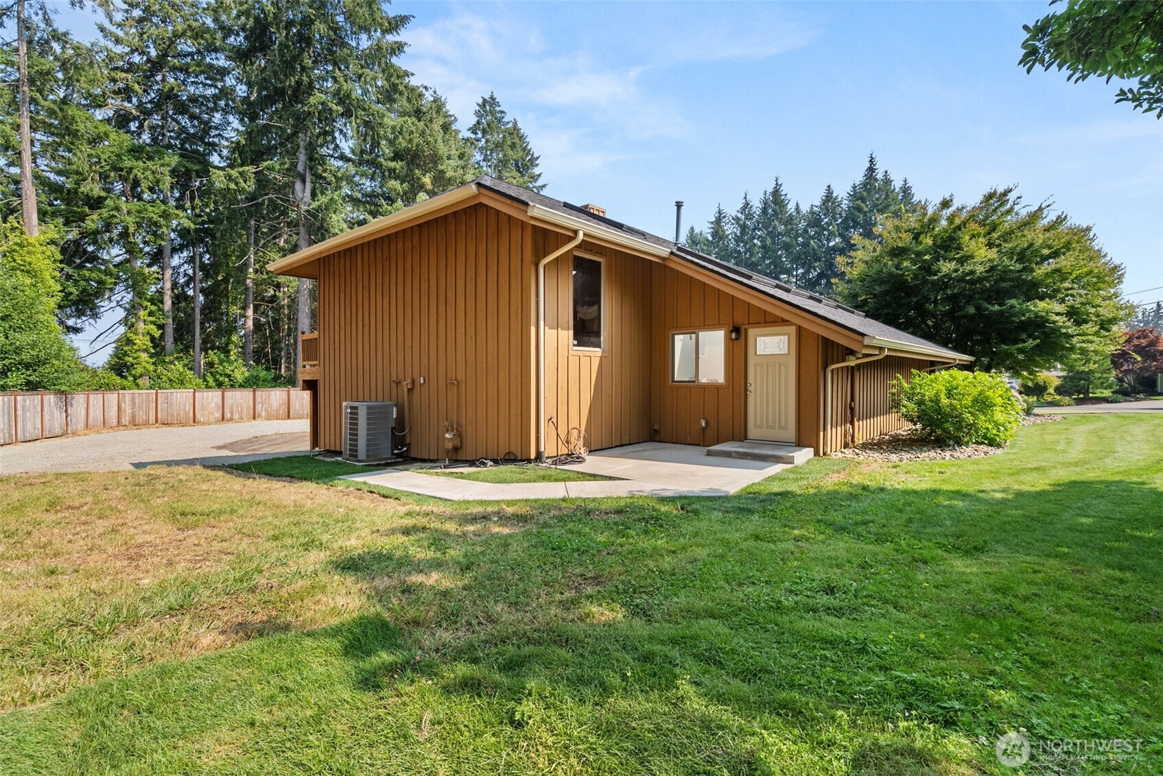 2616 Country Club Court NW