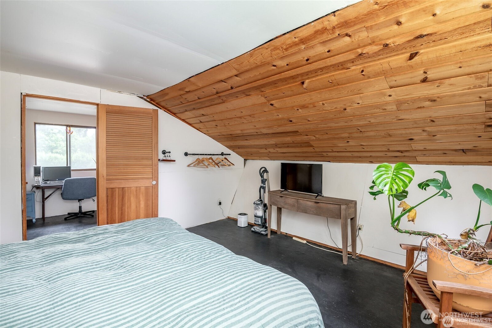 406 E Madrona Drive
