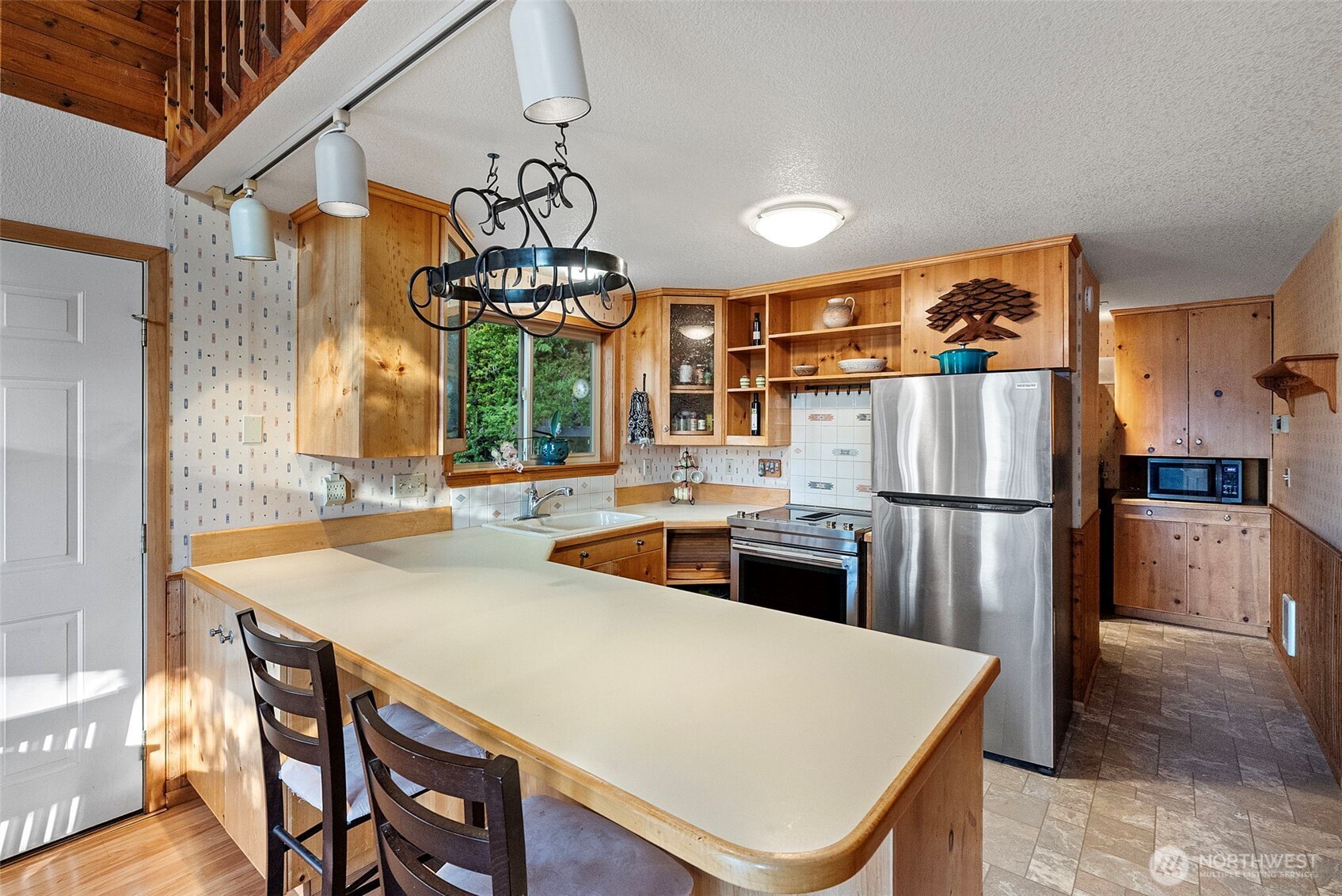 61 E Twanoh Tides Drive
