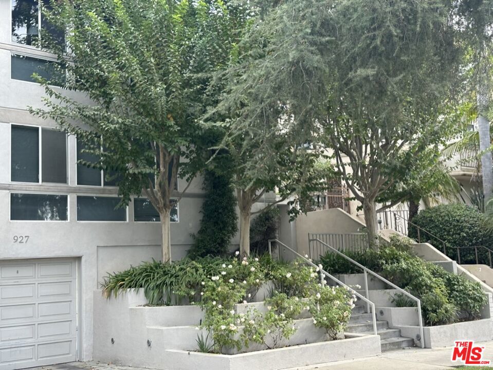 927 15th Street 1