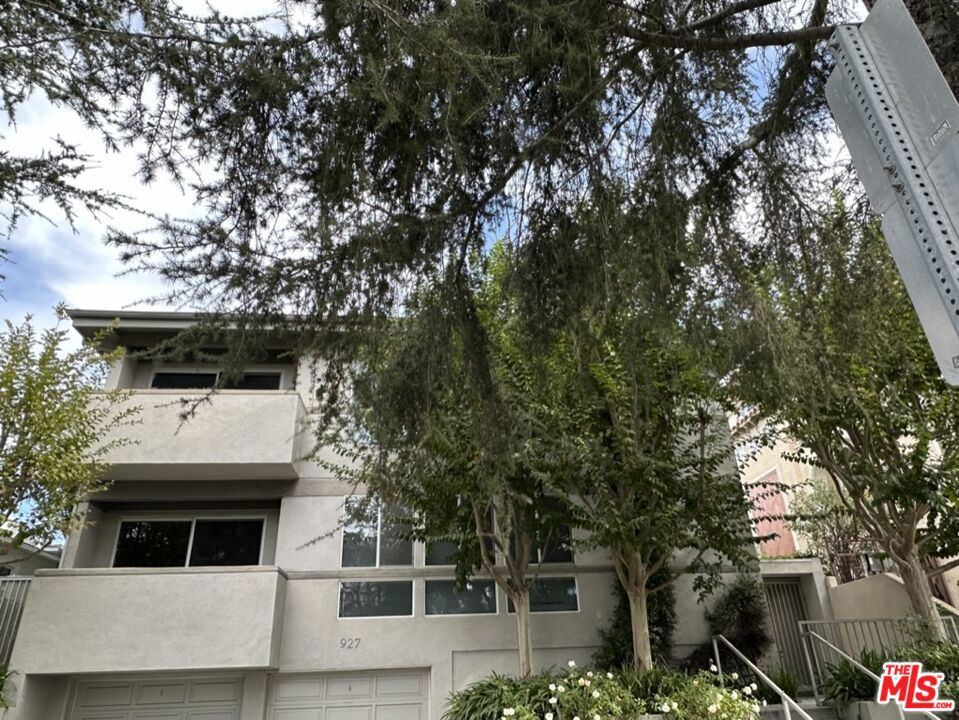 927 15th Street 1