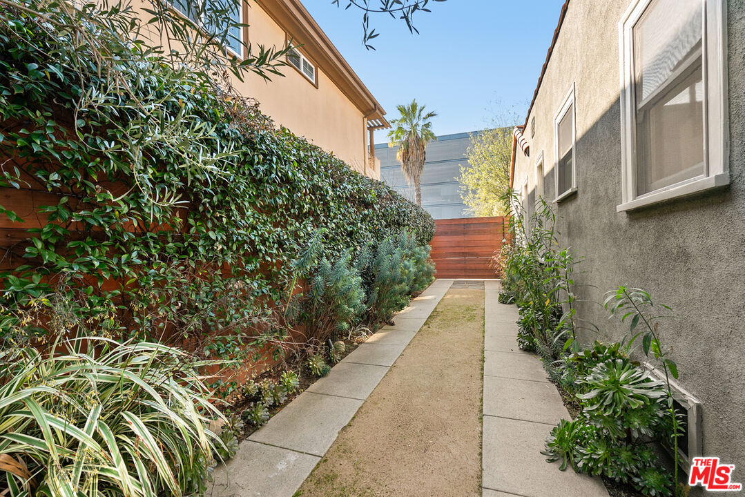 3238 Hutchison Ave
