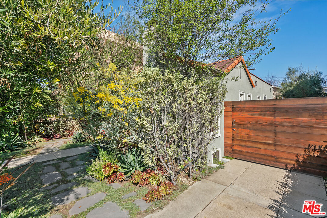 3238 Hutchison Ave
