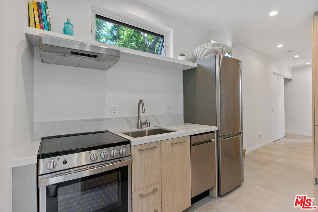 1352 Pacific St Unit: B