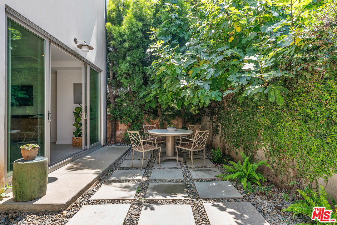 1352 Pacific St Unit: B