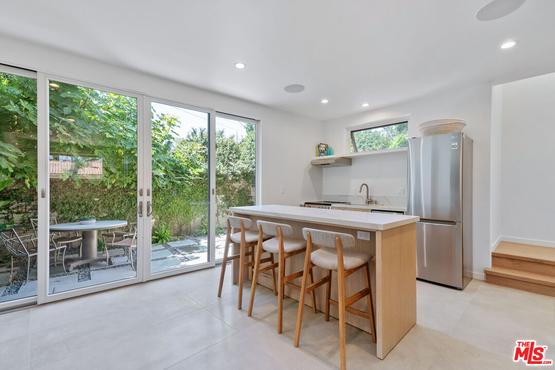 1352 Pacific St Unit: B