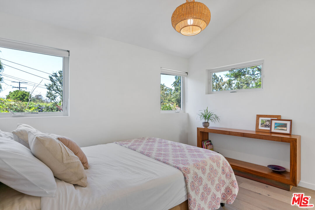 1352 Pacific St Unit: B