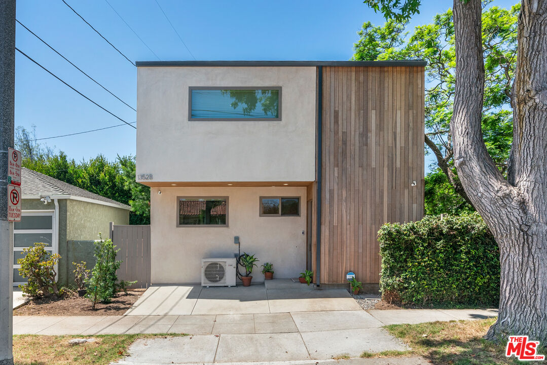 1352 Pacific St Unit: B