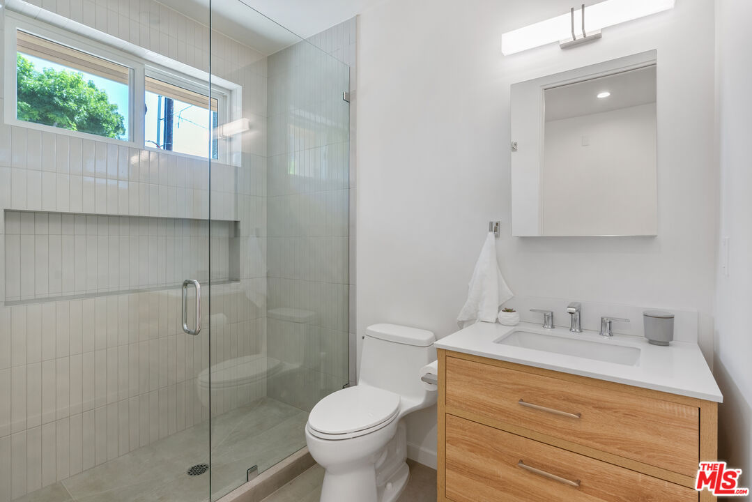 1352 Pacific St Unit: B