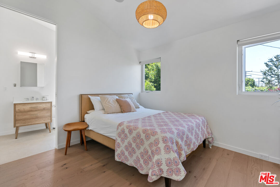 1352 Pacific St Unit: B