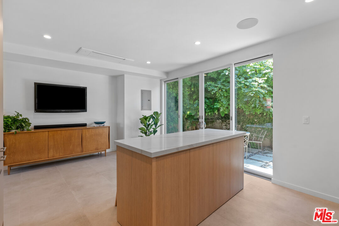 1352 Pacific St Unit: B