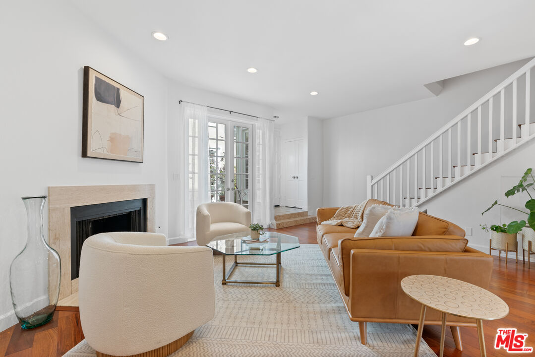 1242 Berkeley St Unit: 13