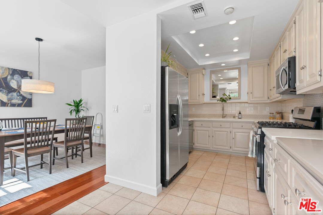 1242 Berkeley St Unit: 13