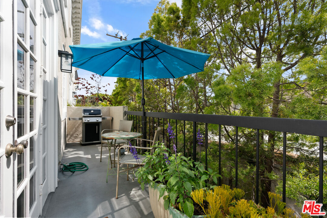 1242 Berkeley St Unit: 13