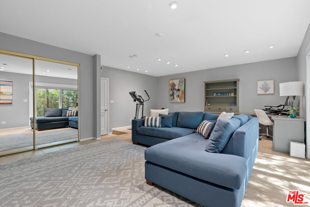 1242 Berkeley St Unit: 13