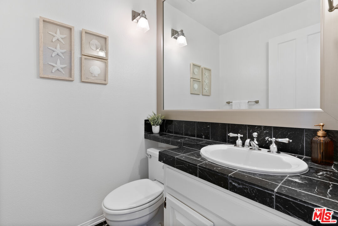 1242 Berkeley St Unit: 13