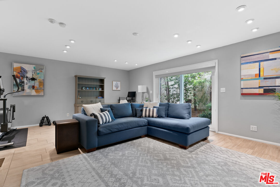 1242 Berkeley St Unit: 13