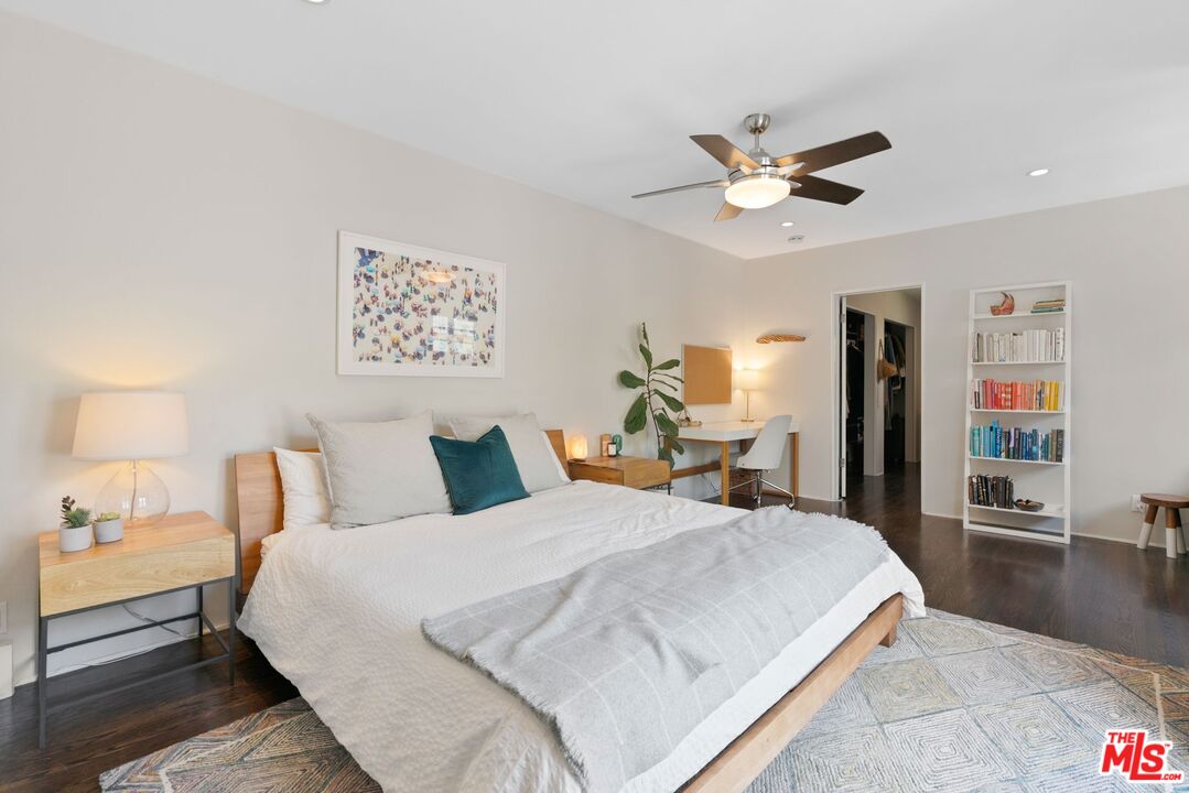 2509 Cloverfield Blvd