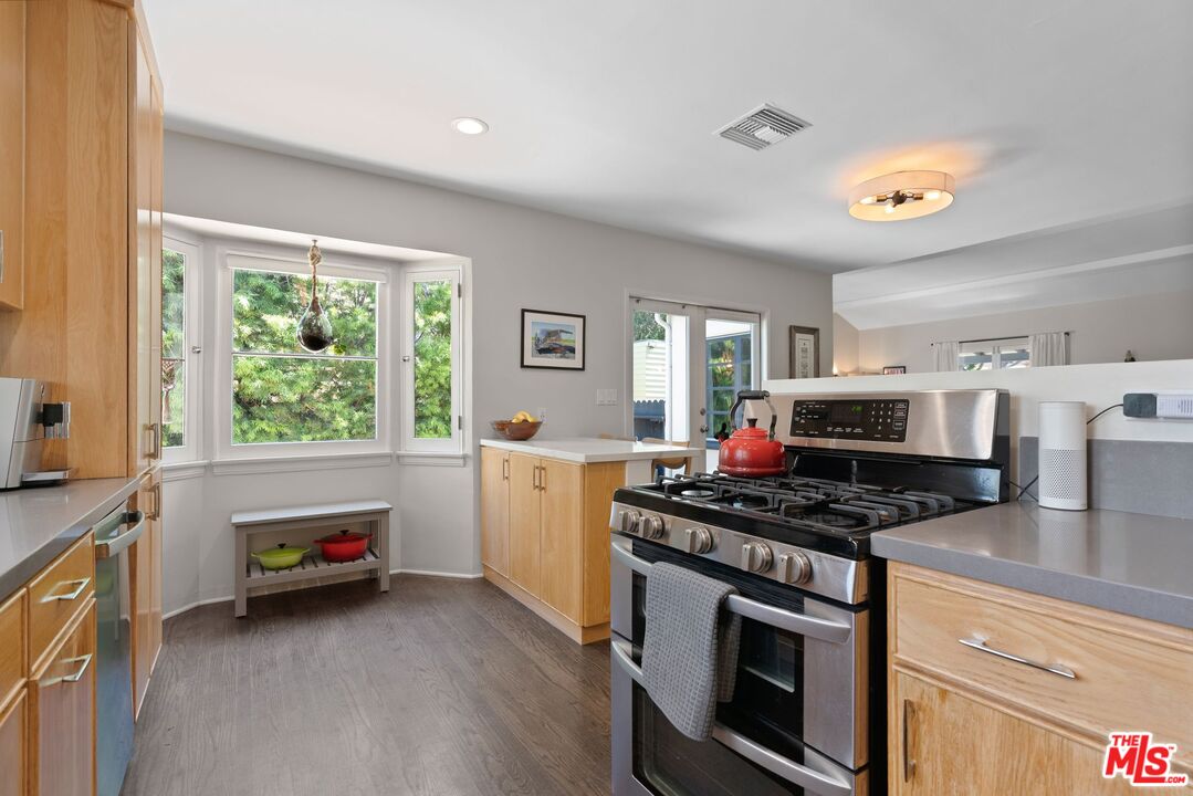 2509 Cloverfield Blvd