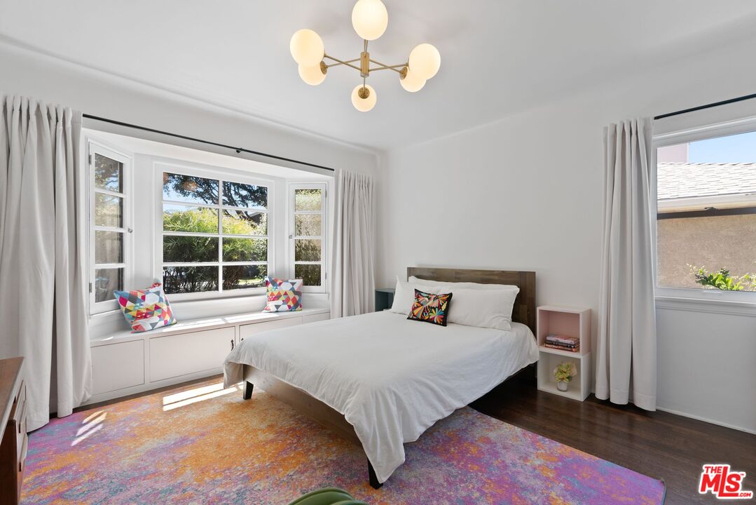 2509 Cloverfield Blvd