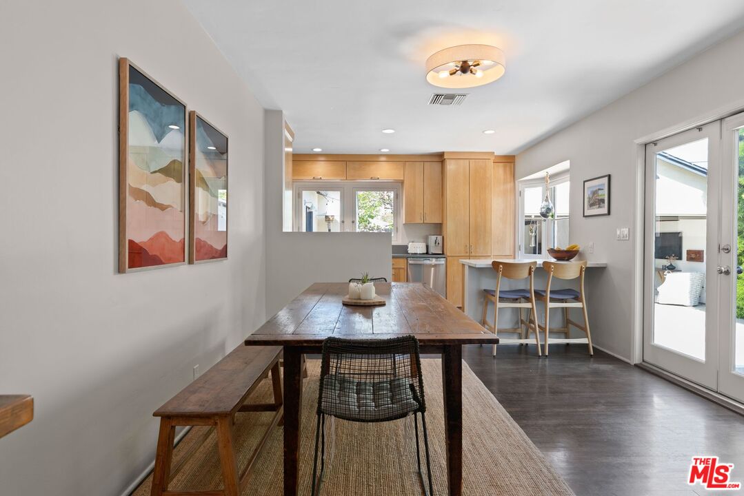 2509 Cloverfield Blvd