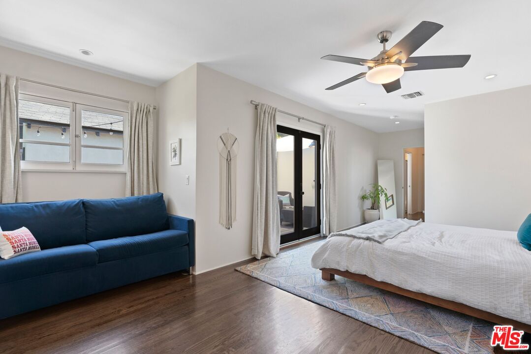 2509 Cloverfield Blvd