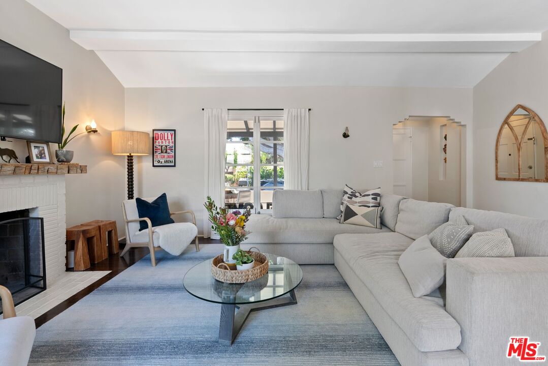 2509 Cloverfield Blvd