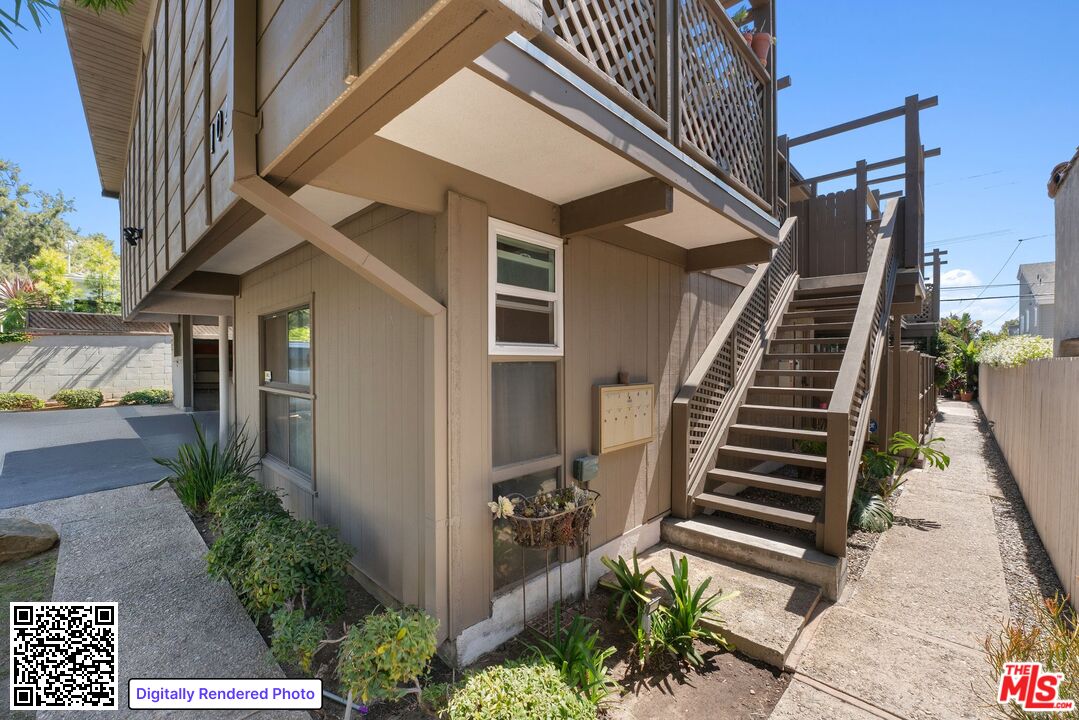 1044 Pacific St