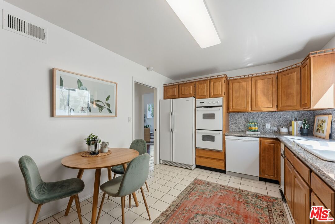 2450 Chelsea Pl Unit: A