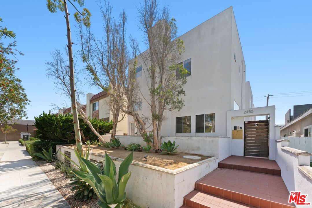 2450 Chelsea Pl Unit: A