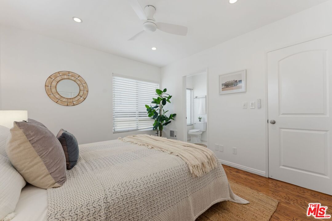 944 17th St Unit: 6