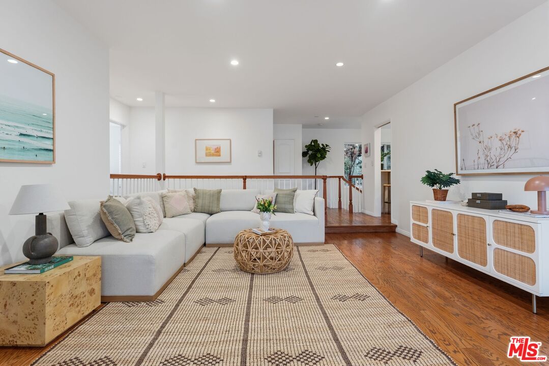 944 17th St Unit: 6