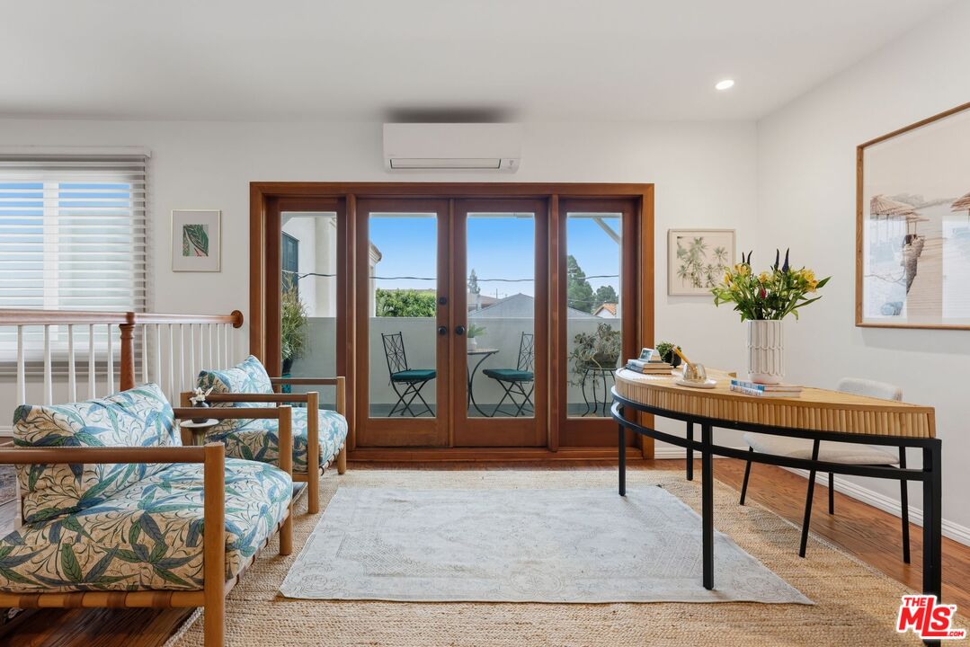 944 17th St Unit: 6