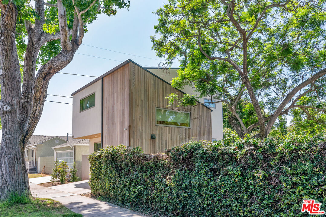 1352 Pacific St Unit: B