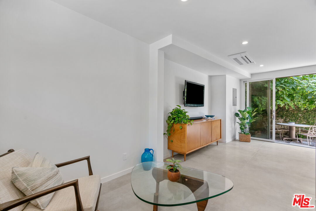 1352 Pacific St Unit: B