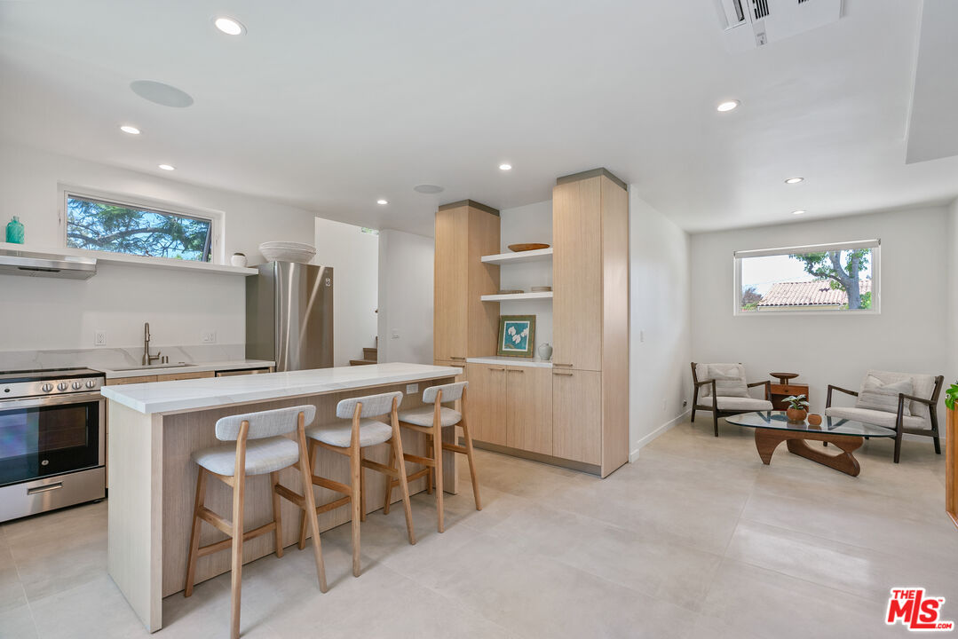 1352 Pacific St Unit: B