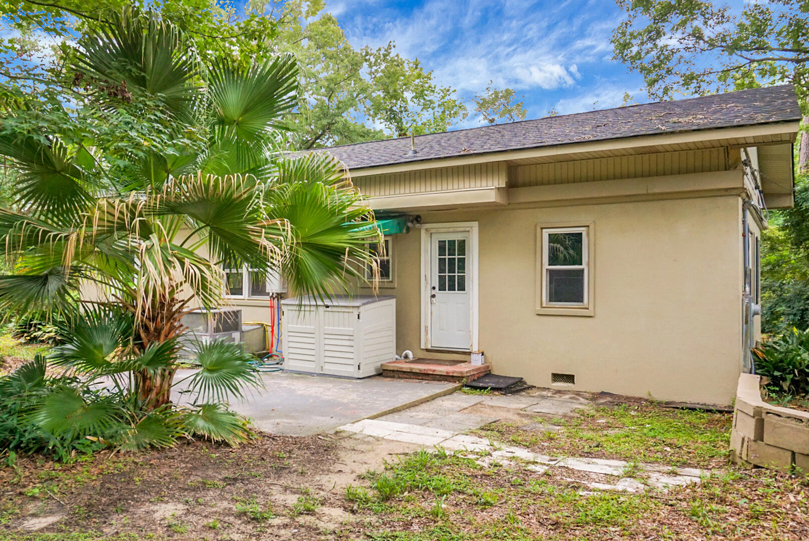 1015 Dennis Drive