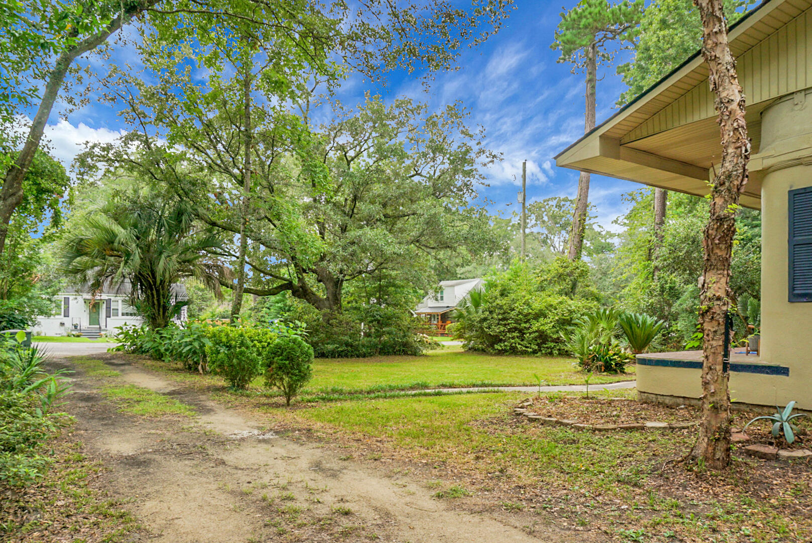 1015 Dennis Drive