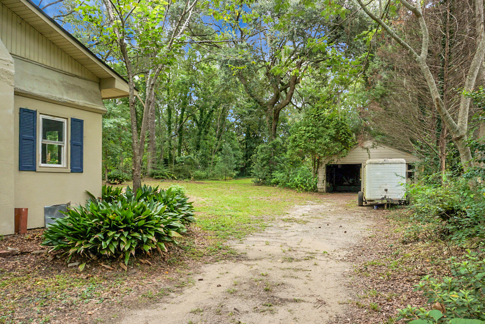 1015 Dennis Drive