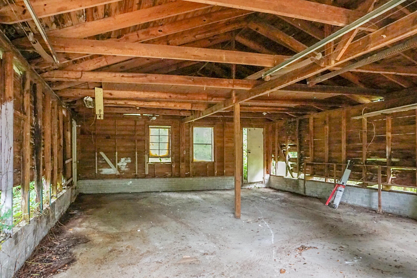 1015 Dennis Drive