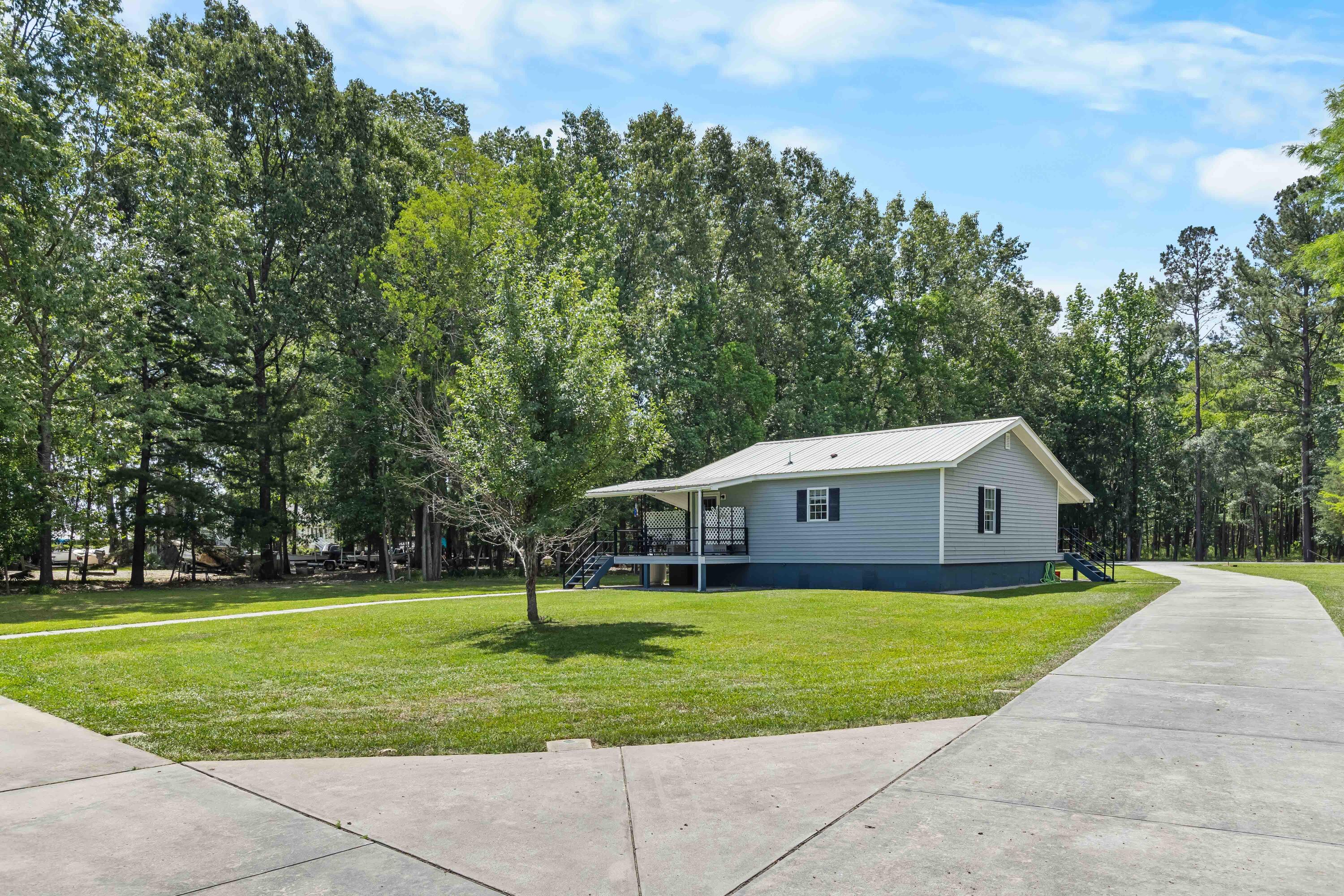 589 Backfield Road