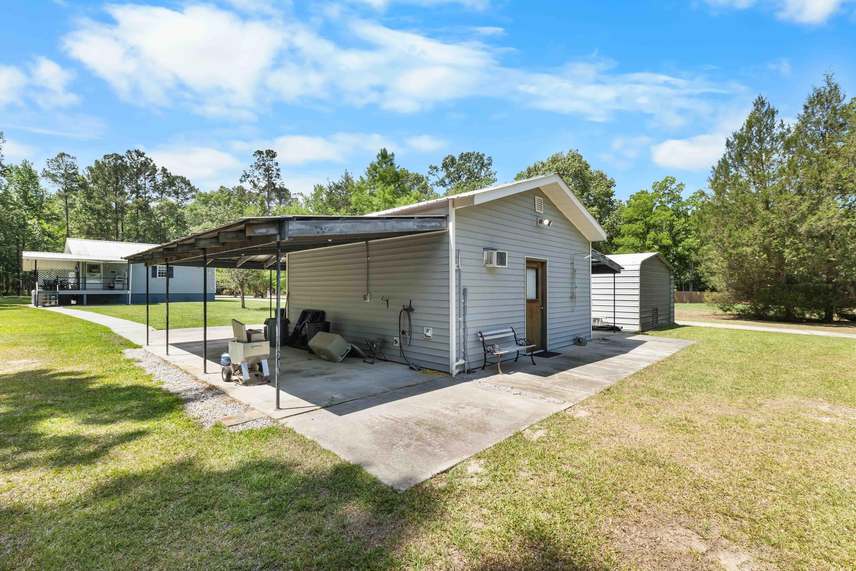 589 Backfield Road
