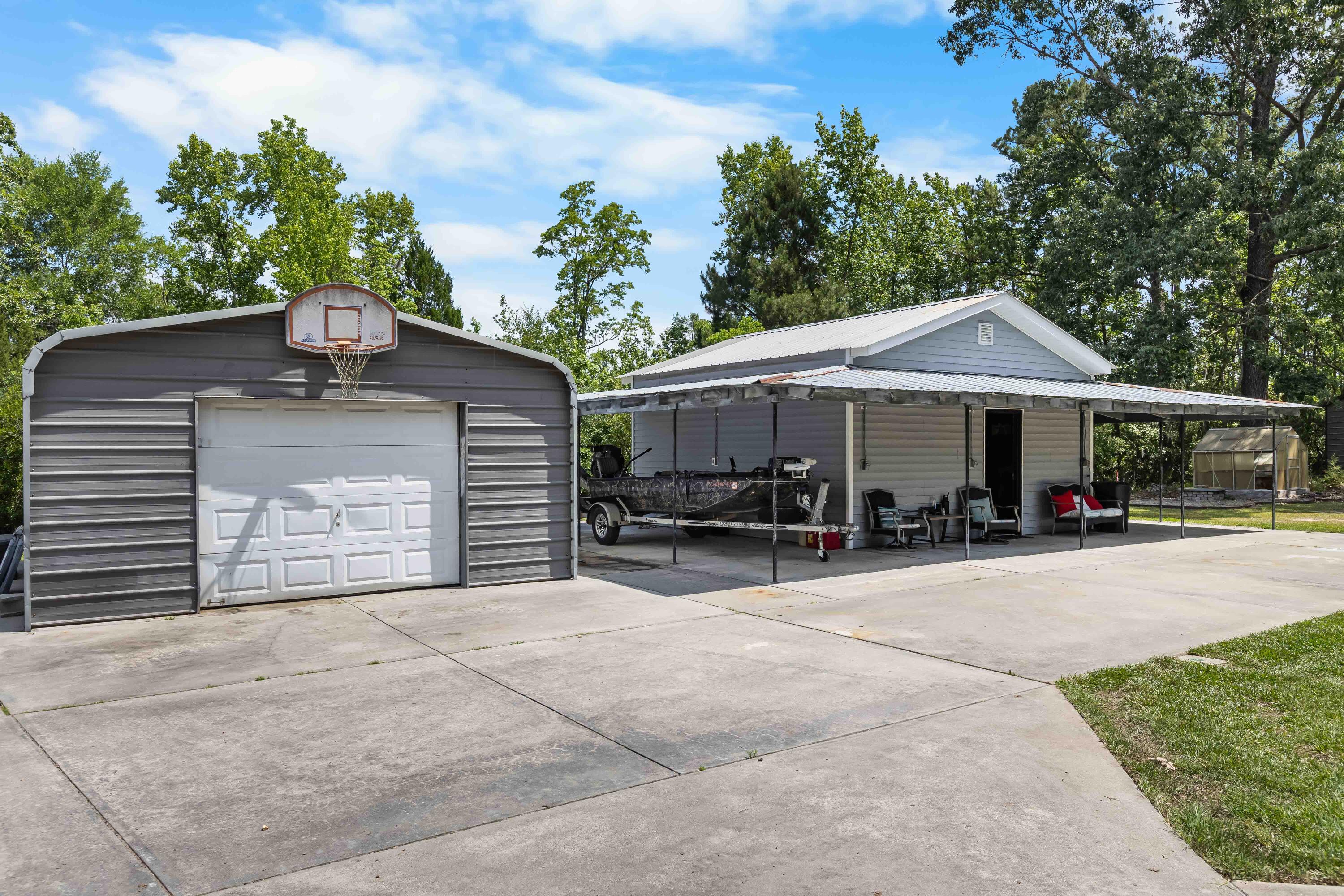 589 Backfield Road