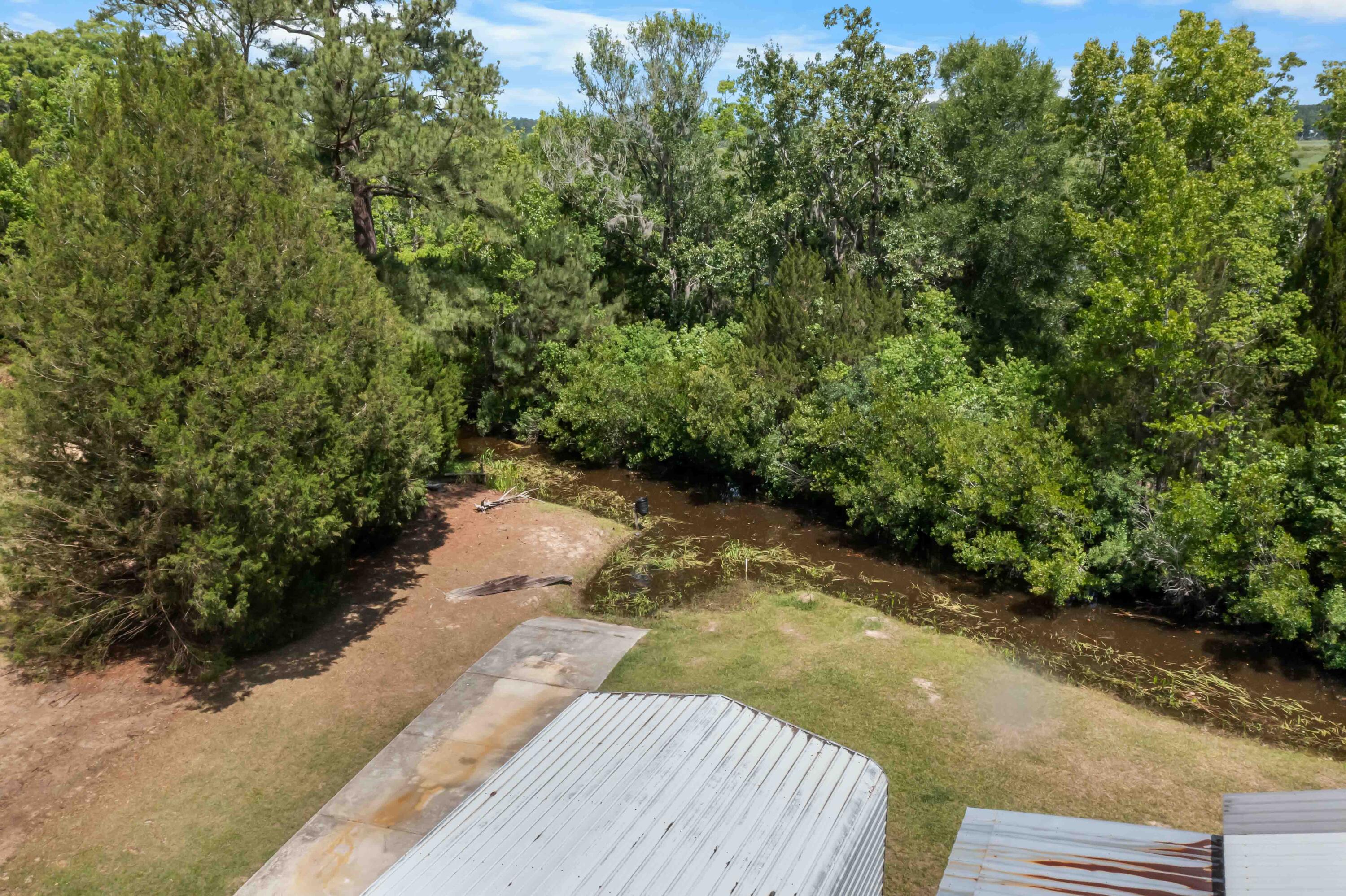 589 Backfield Road
