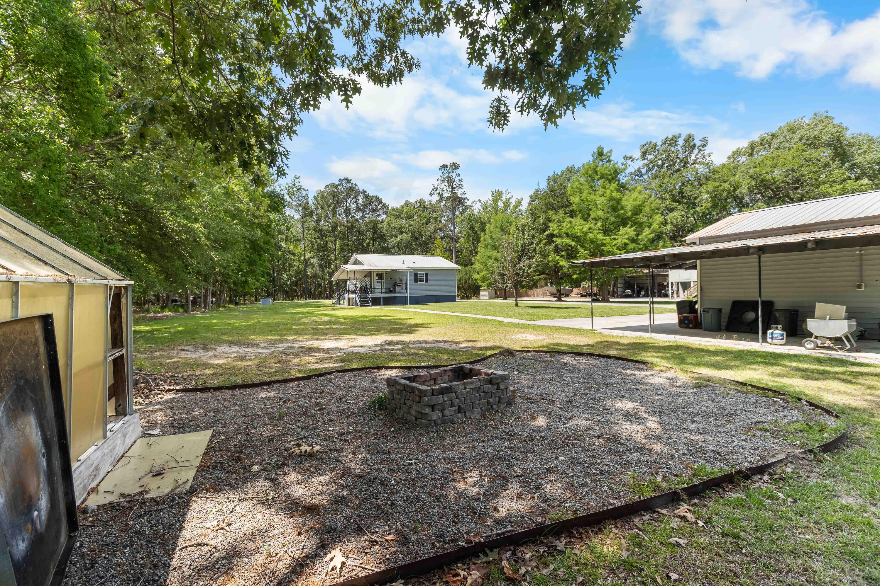 589 Backfield Road