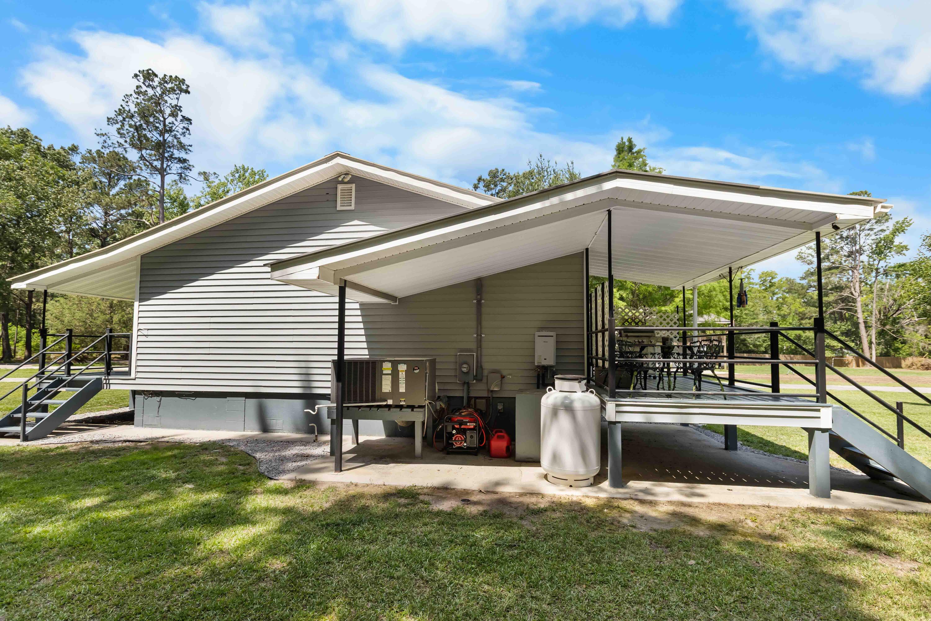 589 Backfield Road