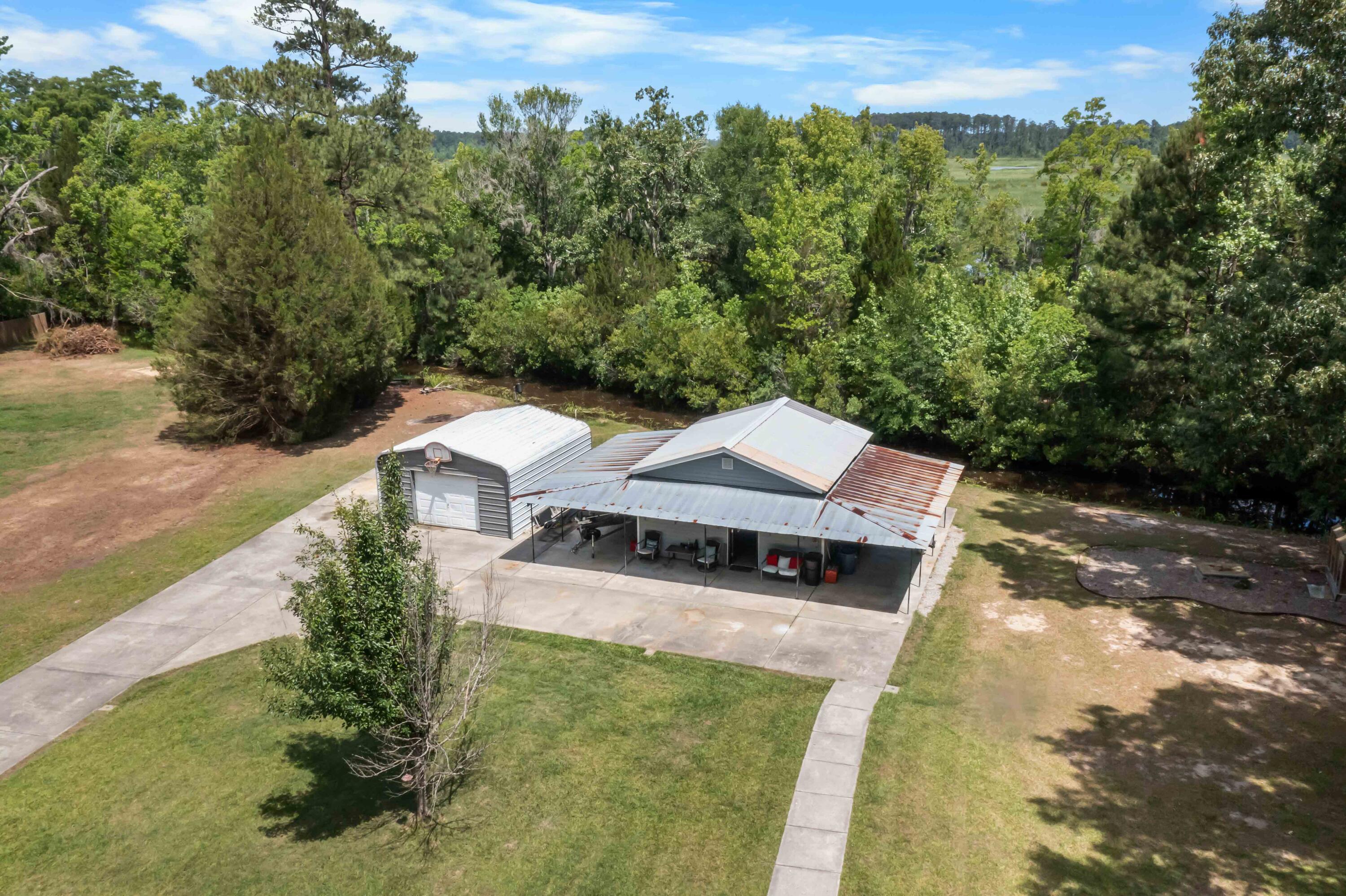 589 Backfield Road