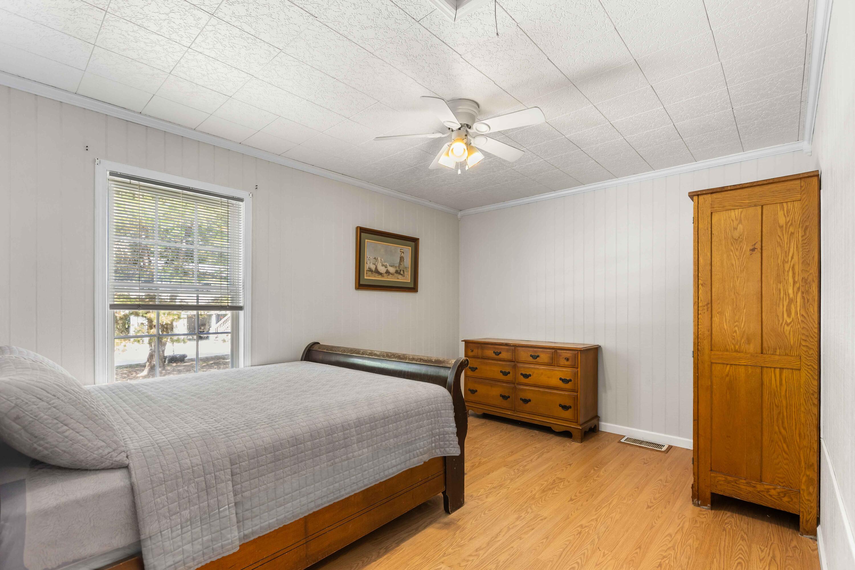 589 Backfield Road