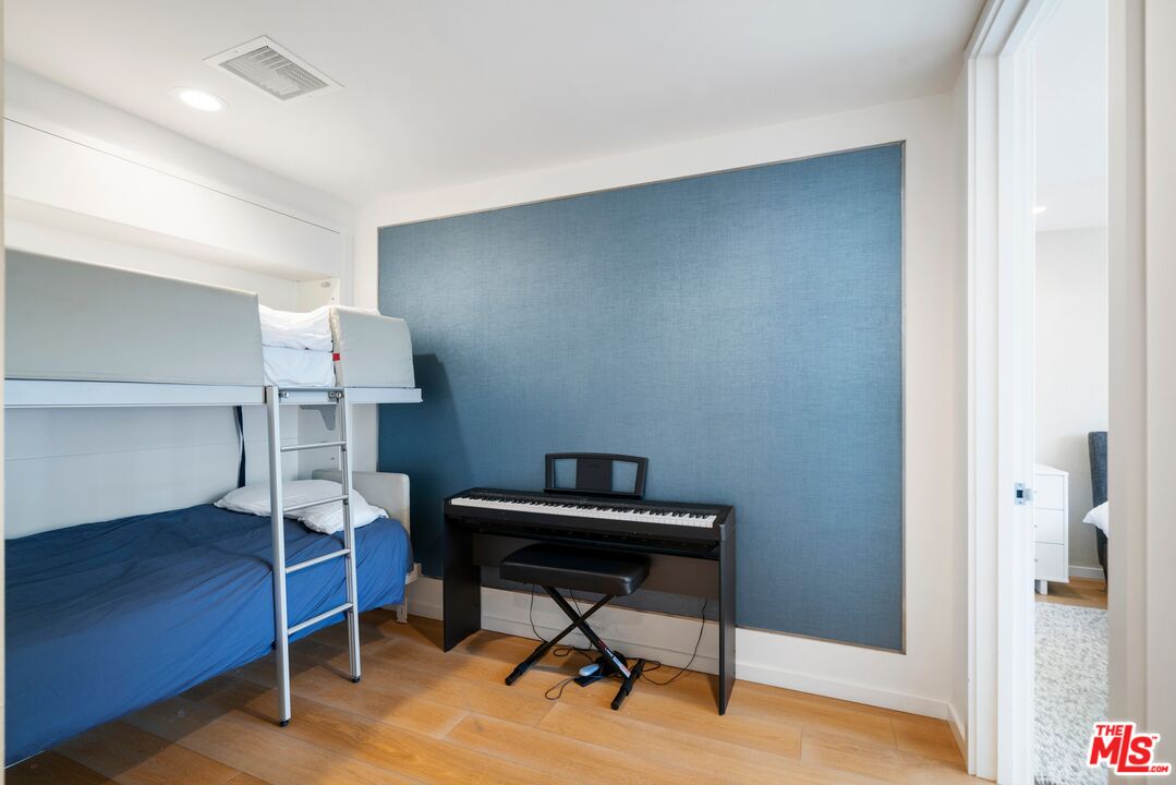 1705 Ocean Ave Unit: 302